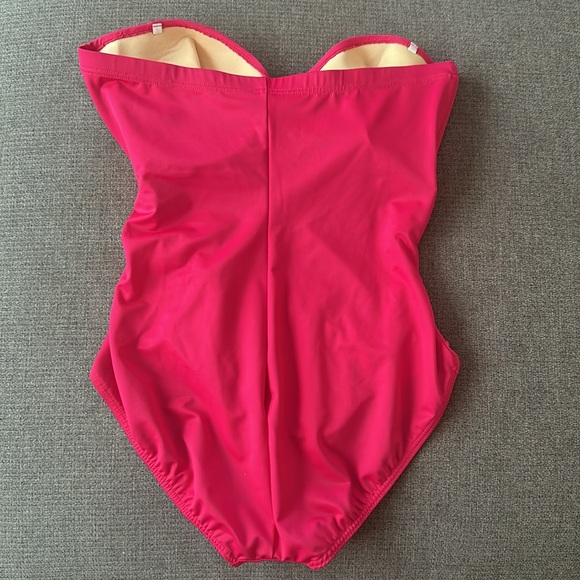 MiracleSuit Estilo Model Strapless Molded Cups Vacation Beach Look Lighter Pink - Picture 3 of 9